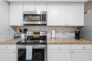 11634 FOX RUN, PORT RICHEY, FL 34668 Sold 03/04/24