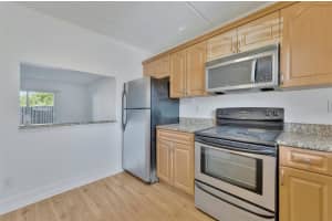 2836 SOMERSET PARK DRIVE, TAMPA, FL 33613 Sold 11/10/23