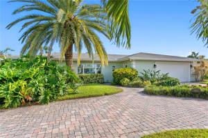 916 79TH STREET, SAINT PETERSBURG, FL 33707 Sold 10/30/23