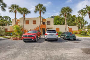 220 Pineneedle Dr #220, BRADENTON