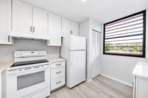 220 PINENEEDLE DRIVE, BRADENTON, FL 34210 - MLS#MFRU8217453