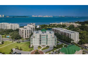 8 PALM TERRACE, BELLEAIR, FL 33756 Sold 01/09/25