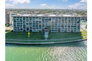 1 KEY CAPRI #111W, TREASURE ISLAND, FL 33706 Sold 02/14/24