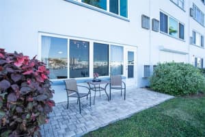 5925 SHORE BOULEVARD, GULFPORT, FL 33707 Sold 02/13/24