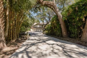 3098 OAK CREEK DRIVE, CLEARWATER, FL 33761 Sold 01/19/24
