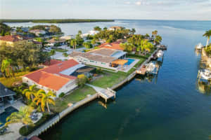 2066 HAWAII AVENUE, ST PETERSBURG, FL 33703 Sold 12/22/23
