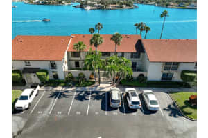 525 PLAZA SEVILLE COURT, TREASURE ISLAND, FL 33706 Sold 08/09/24