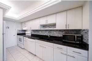 7400 SUN ISLAND DRIVE, SOUTH PASADENA, FL 33707 Sold 08/07/24