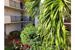 5729 PUERTA DEL SOL BLUFF, SAINT PETERSBURG, FL 33715 Sold 03/29/24