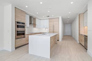 301 1ST STREET, ST PETERSBURG, FL 33701 Sold 01/19/24