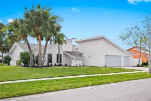6730 EASTON LANE, SARASOTA, FL 34238 Sold 01/12/24