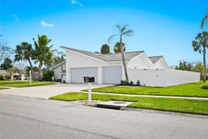 6730 EASTON LANE, SARASOTA, FL 34238 Sold 01/12/24