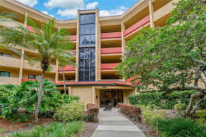 3076 EASTLAND BOULEVARD, CLEARWATER, FL 33761 Sold 02/02/24