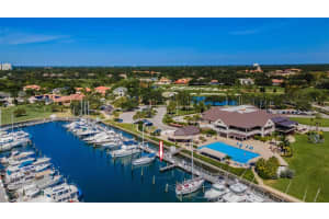 6300 PASADENA POINT BOULEVARD, GULFPORT, FL 33707 Sold 06/17/24