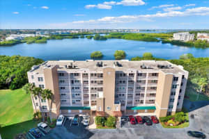 6495 SHORELINE DRIVE, ST PETERSBURG, FL 33708 Sold 03/29/24