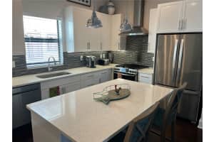 946 HIGHLAND AVENUE, DUNEDIN, FL 34698 Sold 01/29/24