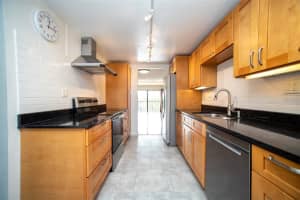 2900 COVE CAY DRIVE, CLEARWATER, FL 33760 Sold 05/03/24