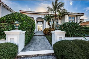 5902 PELICAN BAY PLAZA, GULFPORT, FL 33707 Sold 03/28/24