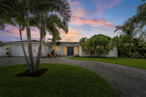 170 98TH AVENUE, ST PETERSBURG, FL 33702 - MLS#MFRU8226681