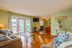 5202 BEACH DRIVE, ST PETERSBURG, FL 33705 Sold 03/13/24