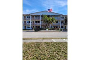 6015 19th St N #308, ST PETERSBURG