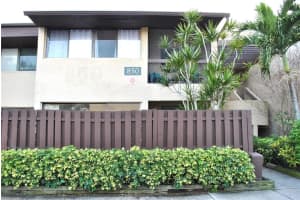 850 VILLAGE LAKE TERRACE, ST PETERSBURG, FL 33716 Sold 06/19/24