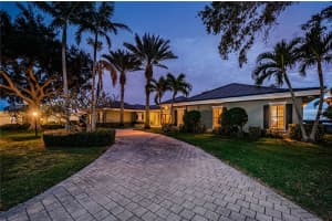4916 62ND AVENUE, ST PETERSBURG, FL 33715 Sold 07/17/24