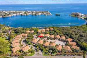 166 BANYAN BAY DR DRIVE, ST PETERSBURG, FL 33705 Sold 05/06/24