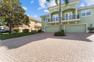 166 BANYAN BAY DR DRIVE, ST PETERSBURG, FL 33705 Sold 05/06/24