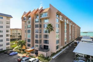 632 EDGEWATER DRIVE, DUNEDIN, FL 34698 Sold 09/16/24