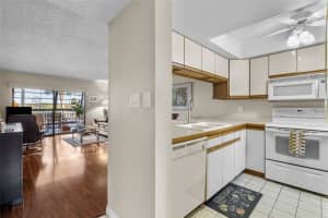 9860 62ND TERRACE, ST PETERSBURG, FL 33708 Sold 04/15/24