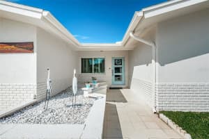 10104 PARADISE BOULEVARD, TREASURE ISLAND, FL 33706 Sold 03/14/24
