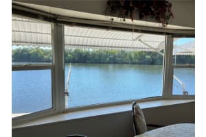 658 MOUNT OAK AVENUE, ST PETERSBURG, FL 33702 Sold 03/29/24