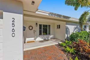 2560 S SHORE DRIVE, ST PETERSBURG, FL 33705 Sold 05/15/24