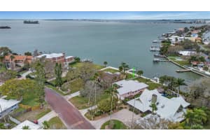 152 BUENA VISTA DRIVE, DUNEDIN, FL 34698 Sold 04/17/24