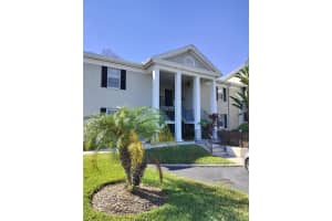 689 LAKE HOWARD DRIVE, WINTER HAVEN, FL 33880 Sold 10/01/24