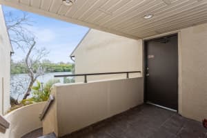 770 VILLAGE LAKE TERRACE, ST PETERSBURG, FL 33716 Sold 04/22/24