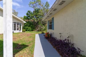 402 LAKE POINT COURT, SUN CITY CENTER, FL 33573 Sold 05/13/25