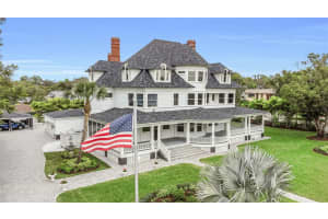 110 SPRING BOULEVARD, TARPON SPRINGS, FL 34689 Sold 01/17/25
