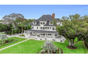 110 SPRING BOULEVARD, TARPON SPRINGS, FL 34689 Sold 01/17/25