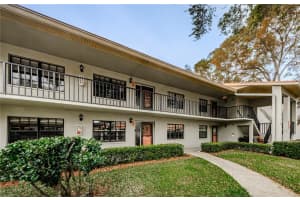 2040 LAKEVIEW DRIVE, CLEARWATER, FL 33763 Sold 04/15/24