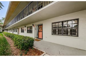 2040 LAKEVIEW DRIVE, CLEARWATER, FL 33763 Sold 04/15/24