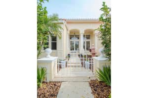 2204 PASADENA PLACE, GULFPORT, FL 33707 Sold 12/09/24