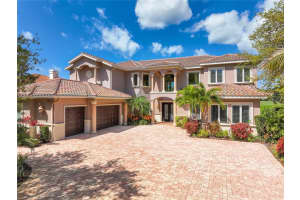 898 Skye Ln, PALM HARBOR