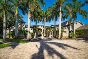 201 BLUFF VIEW DRIVE, BELLEAIR BLUFFS, FL 33770 Sold 07/24/25
