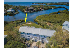 570 RYANS WOODS LANE, PALM HARBOR, FL 34683 Sold 10/18/24