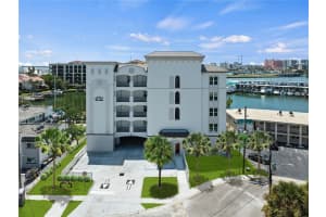 211 Dolphin Pt #301, CLEARWATER