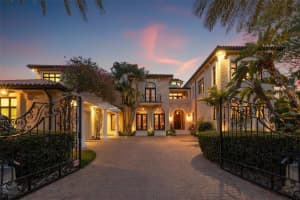 2020 BRIGHTWATERS BOULEVARD, ST PETERSBURG, FL 33704 Sold 12/05/24