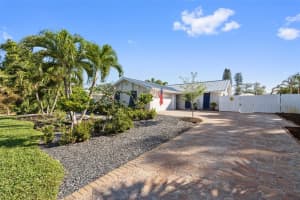 3526 BEACH DRIVE, ST PETERSBURG, FL 33705 Sold 04/25/24
