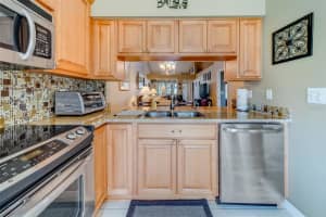 124 SUN ISLE CIRCLE, TREASURE ISLAND, FL 33706 Sold 11/21/24
